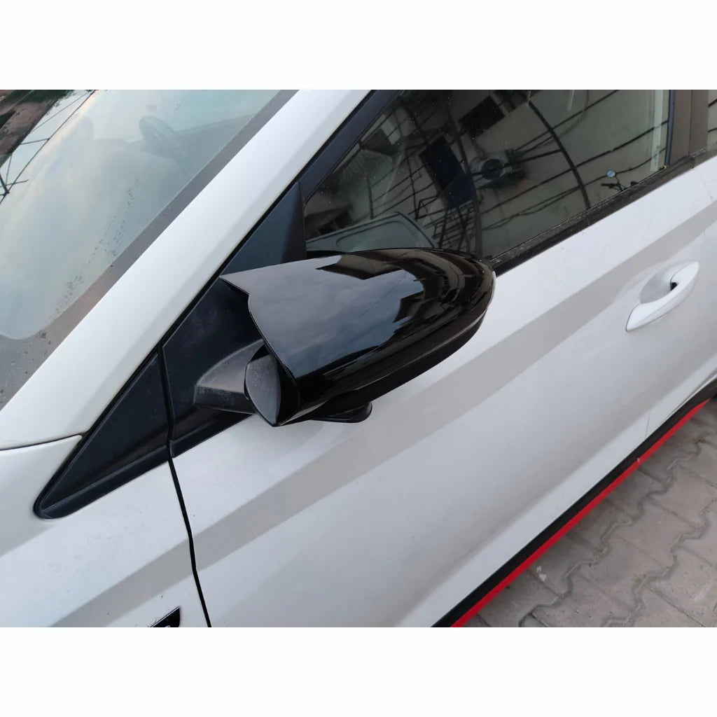 Hyundai i20 (2020 onwards) with indicator