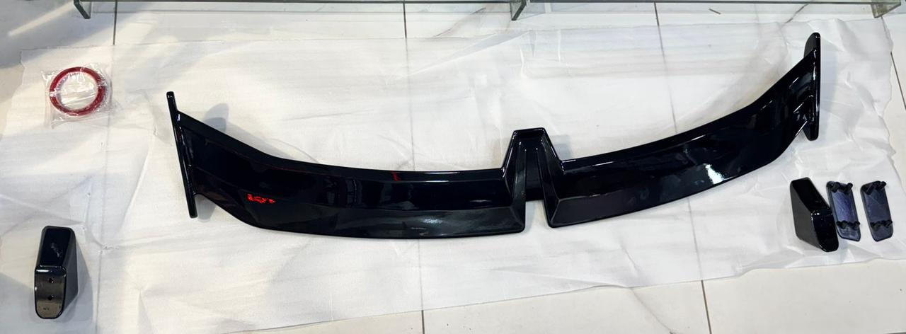 V CUT SEDAN SPOILER